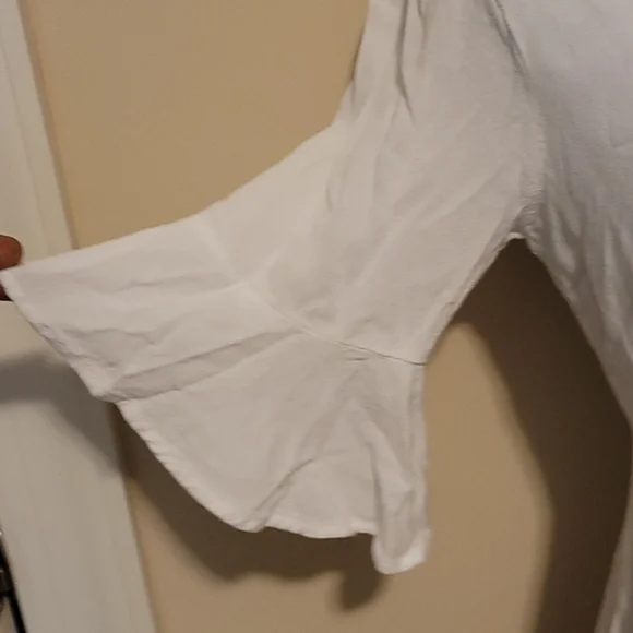 Beautiful flowy mini dress! - Picture 3 of 12